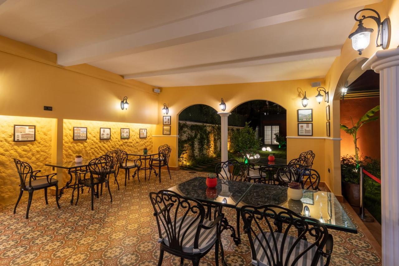 Motif Hotel Çeşme Esterno foto